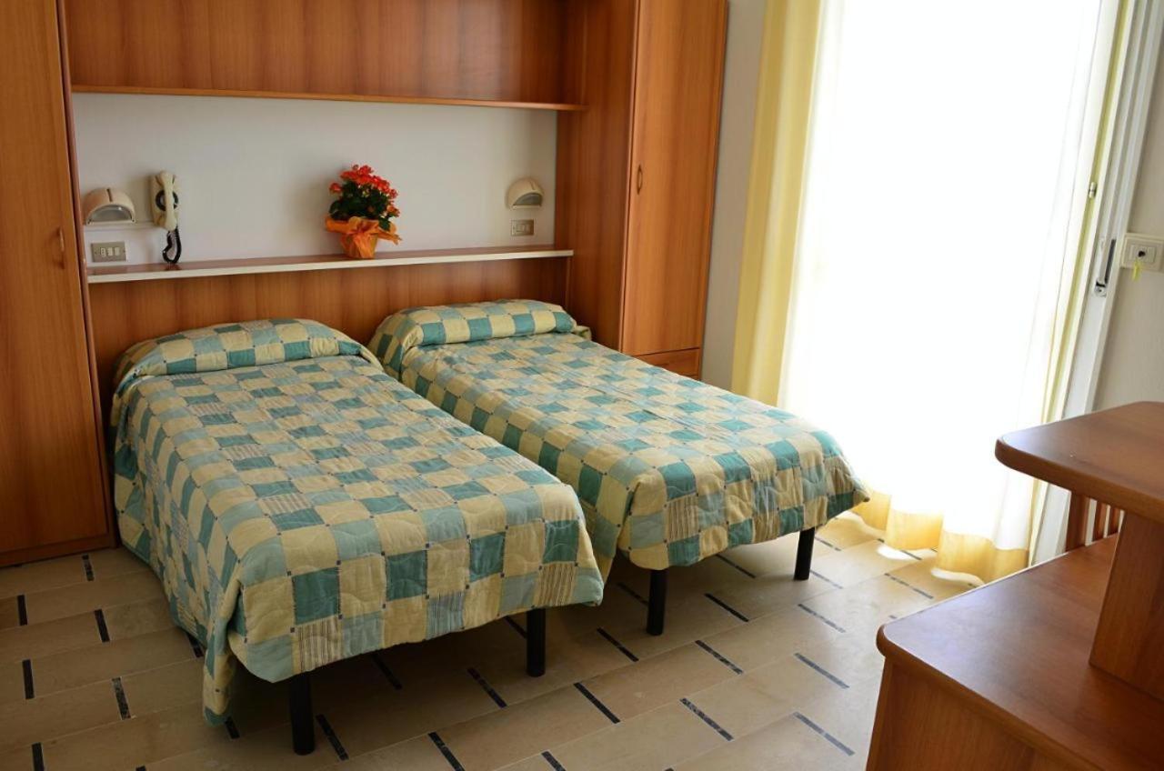 קרביה Hotel Zani מראה חיצוני תמונה