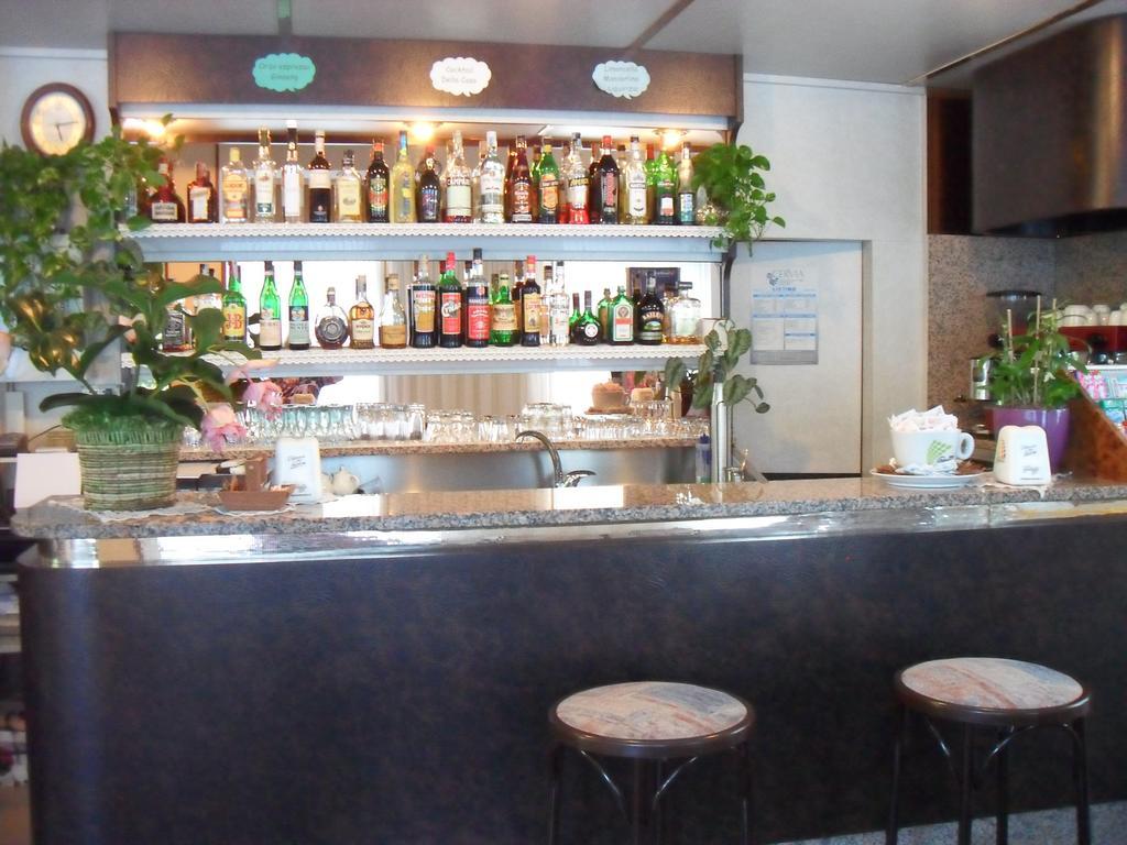 קרביה Hotel Zani מראה חיצוני תמונה