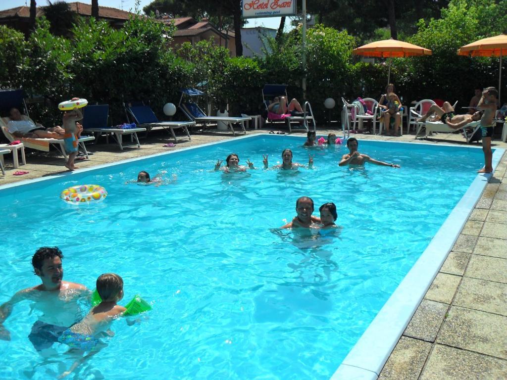 קרביה Hotel Zani מראה חיצוני תמונה