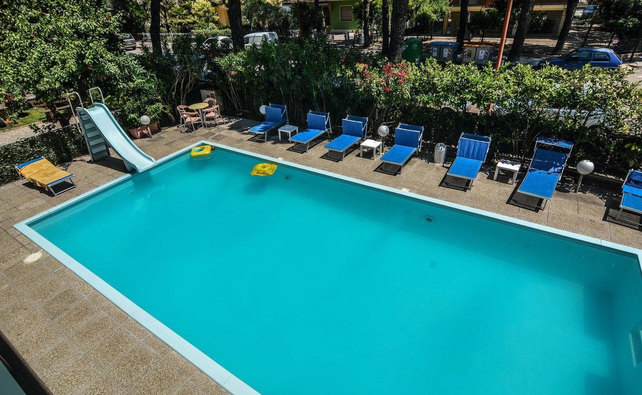 קרביה Hotel Zani מראה חיצוני תמונה