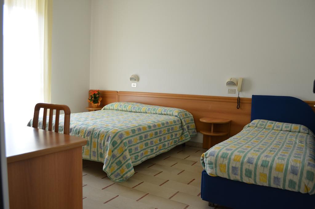 קרביה Hotel Zani חדר תמונה